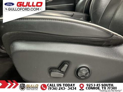 Used 2024 Chrysler Pacifica Limited w/ S Appearance Package FWD image 22