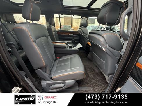 Used 2022 Jeep Grand Wagoneer Series II w/ Convenience Group III AWD/4WD image 32