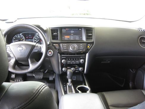 Used 2020 Nissan Pathfinder SV w/ Cargo Package FWD image 28