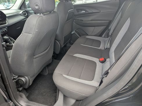 Used 2025 Chevrolet TrailBlazer LT AWD/4WD image 16