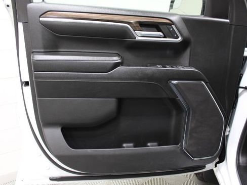 Used 2024 Chevrolet Silverado 1500 LT Trail Boss w/ Protection Package image 17