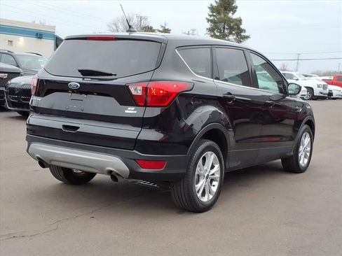 Used 2019 Ford Escape SE image 5