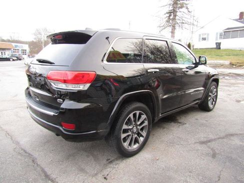 Used 2018 Jeep Grand Cherokee Overland image 32