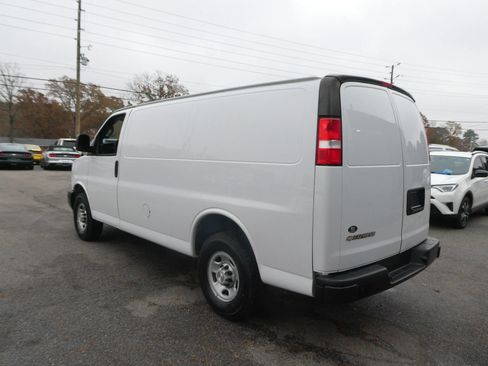 Used 2021 Chevrolet Express 2500 w/ Driver Convenience Package image 8