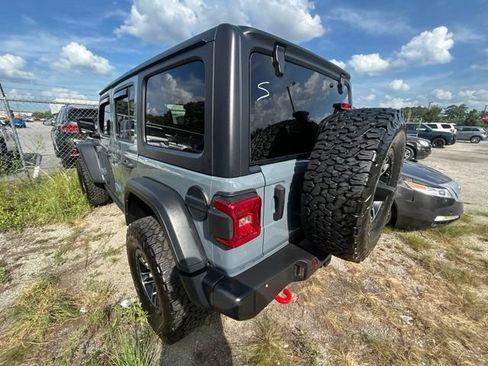 Used 2024 Jeep Wrangler Unlimited Rubicon w/ XTREMEE 35" Tire Package AWD/4WD image 4