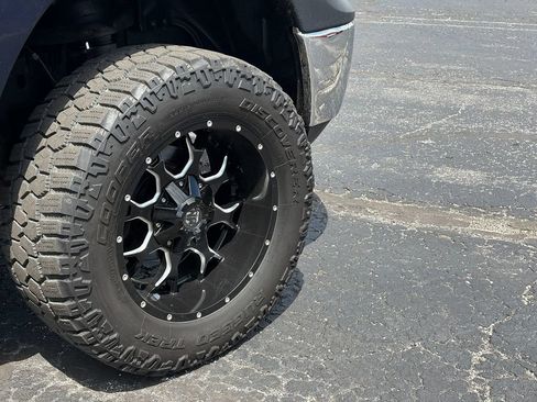 Used 2018 RAM 1500 Classic SLT AWD/4WD image 9