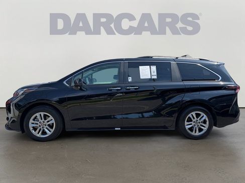 Certified 2025 Toyota Sienna XLE w/ XLE Plus Package AWD/4WD image 4