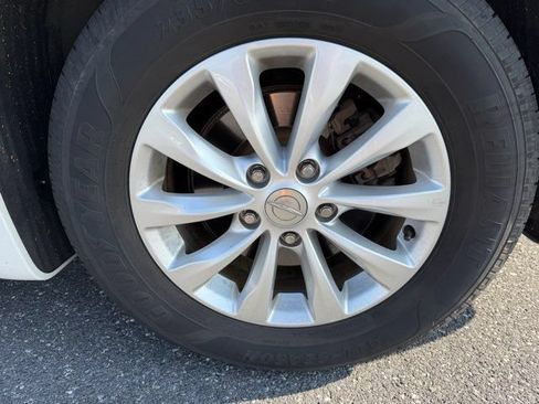 Used 2019 Chrysler Pacifica Touring-L FWD image 29