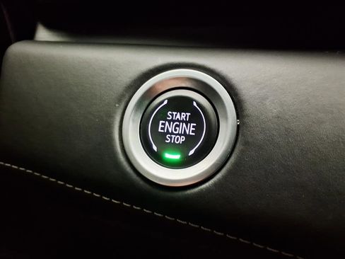 Certified 2022 Cadillac Escalade Sport Platinum w/ Heavy-Duty Trailer Package image 23