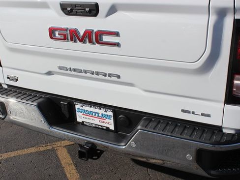 New 2026 GMC Sierra 1500 SLE w/ Preferred Package image 15