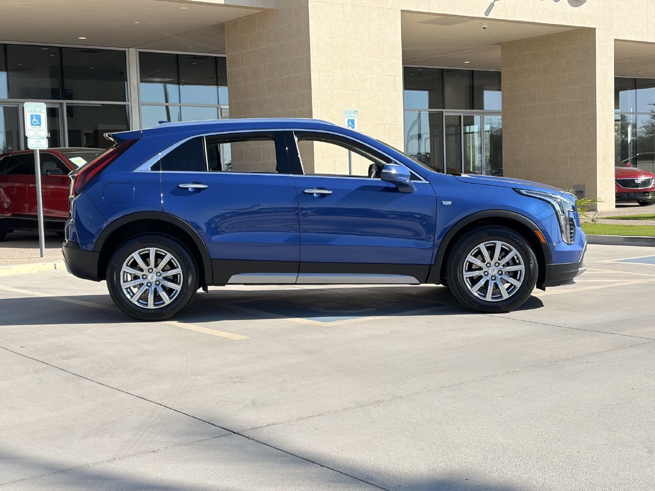 Certified 2023 Cadillac XT4 Premium Luxury FWD image 4