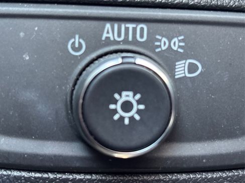 Used 2024 Chevrolet TrailBlazer RS image 25