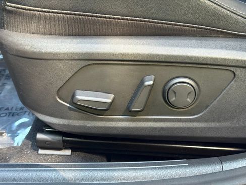 Certified 2023 Hyundai Elantra Limited FWD image 18