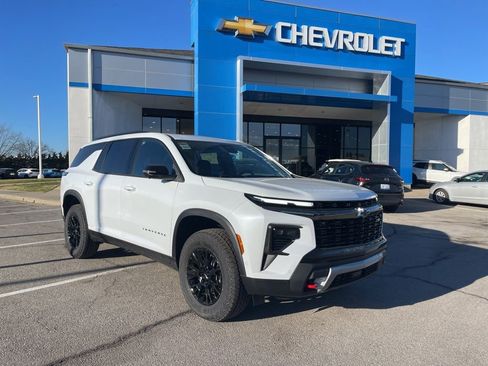 New 2026 Chevrolet Traverse Z71 w/ Enhanced Driving Package image 1