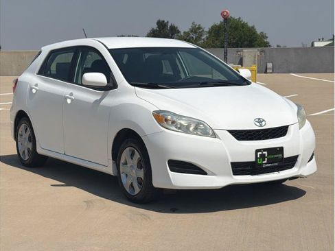 Used 2009 Toyota Matrix FWD image 3