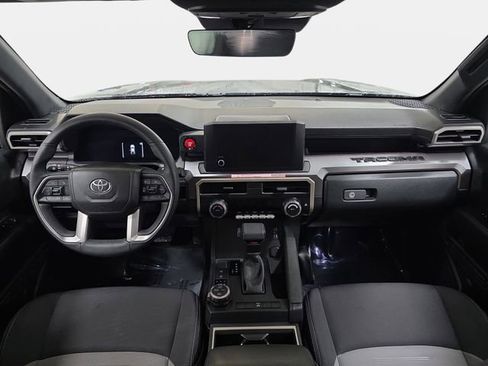 Certified 2025 Toyota Tacoma TRD Off-Road image 9