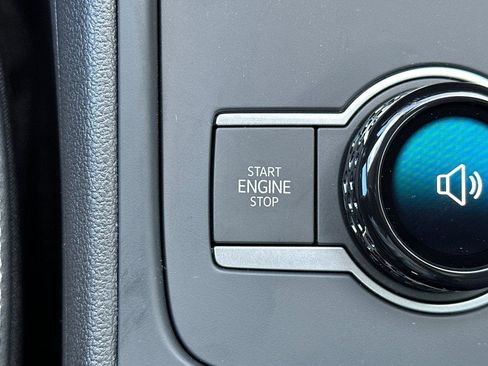 New 2026 Volkswagen Tiguan SE image 21