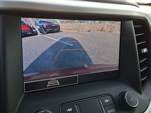 Certified 2023 GMC Acadia SLE w/ Driver Convenience Package image 20