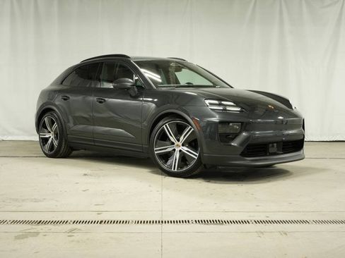 Used 2025 Porsche Macan Electric image 9