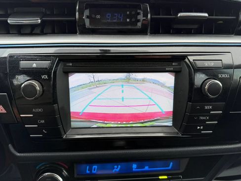 Used 2014 Toyota Corolla S FWD image 25