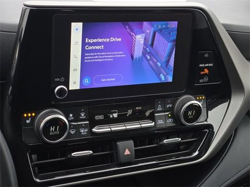 Used 2025 Toyota Highlander XLE image 21