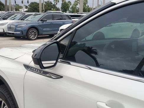 New 2025 Lincoln Corsair FWD image 19