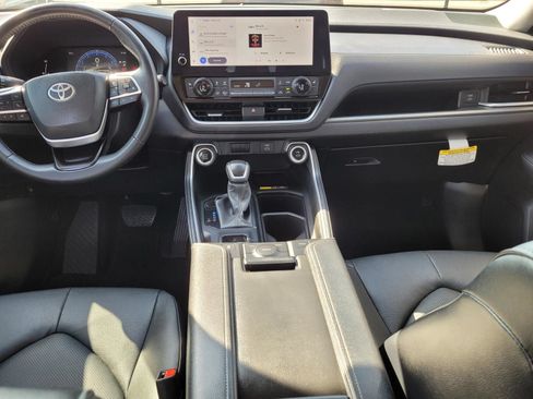 Used 2025 Toyota Grand Highlander FWD image 20