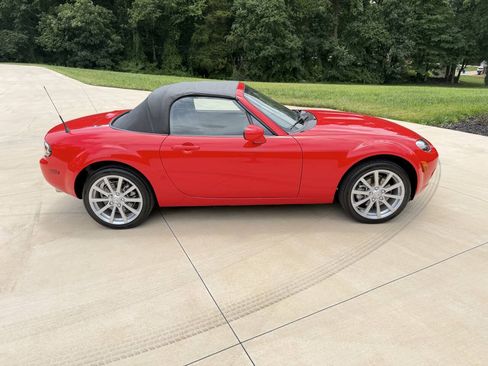 Used 2007 MAZDA MX-5 Miata Touring RWD image 5