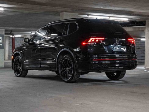 Certified 2022 Volkswagen Tiguan SE R-Line image 5