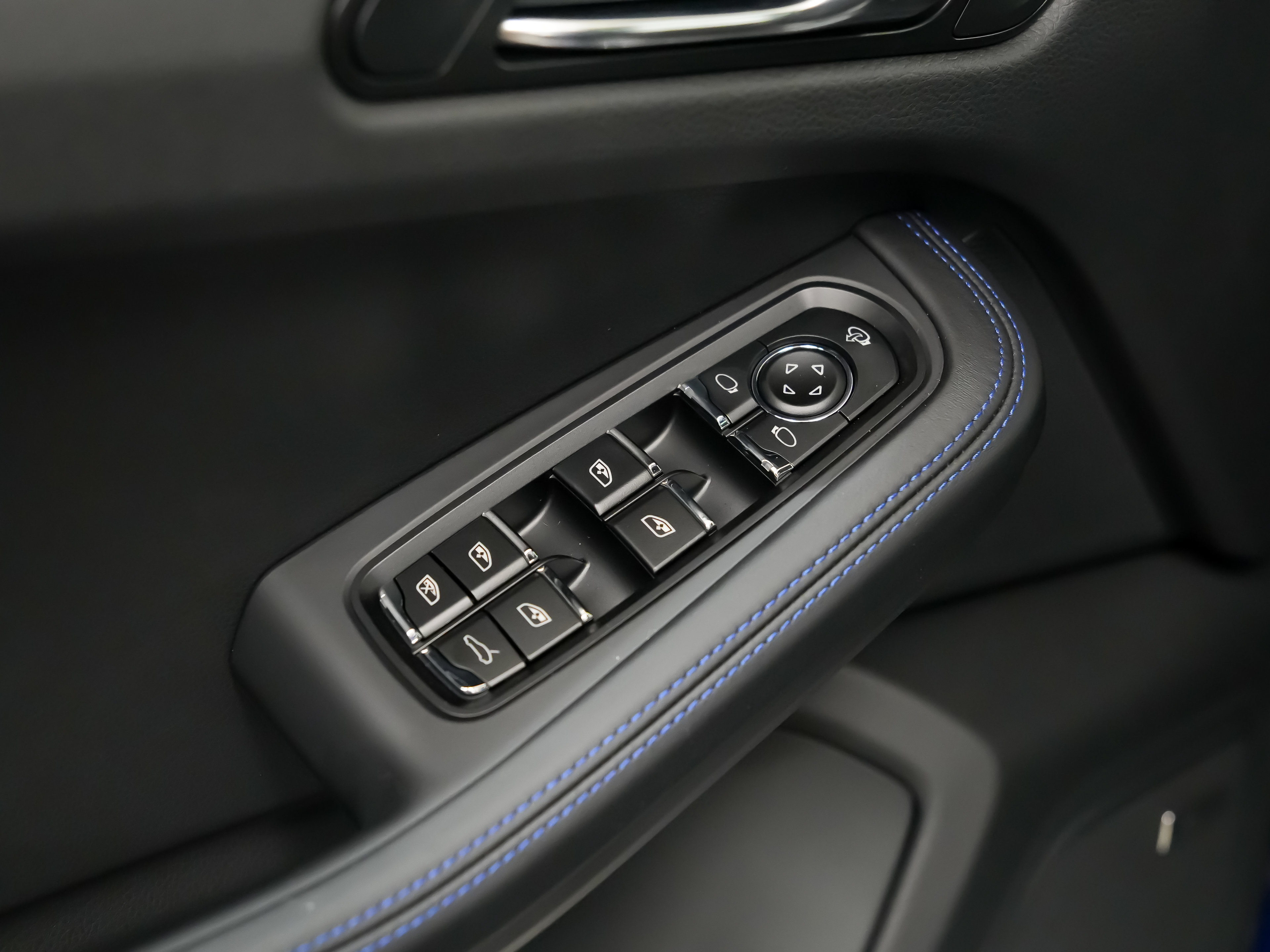 Certified 2026 Porsche Macan S AWD/4WD image 23