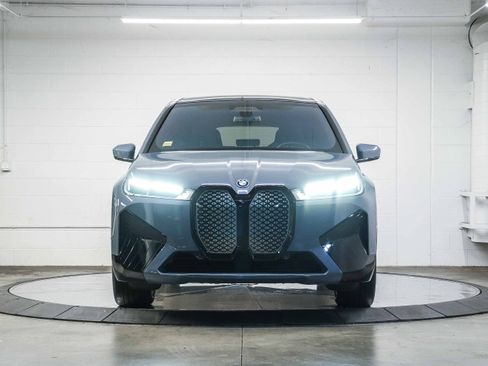 Used 2024 BMW iX xDrive50 w/ Sport Package AWD/4WD image 2