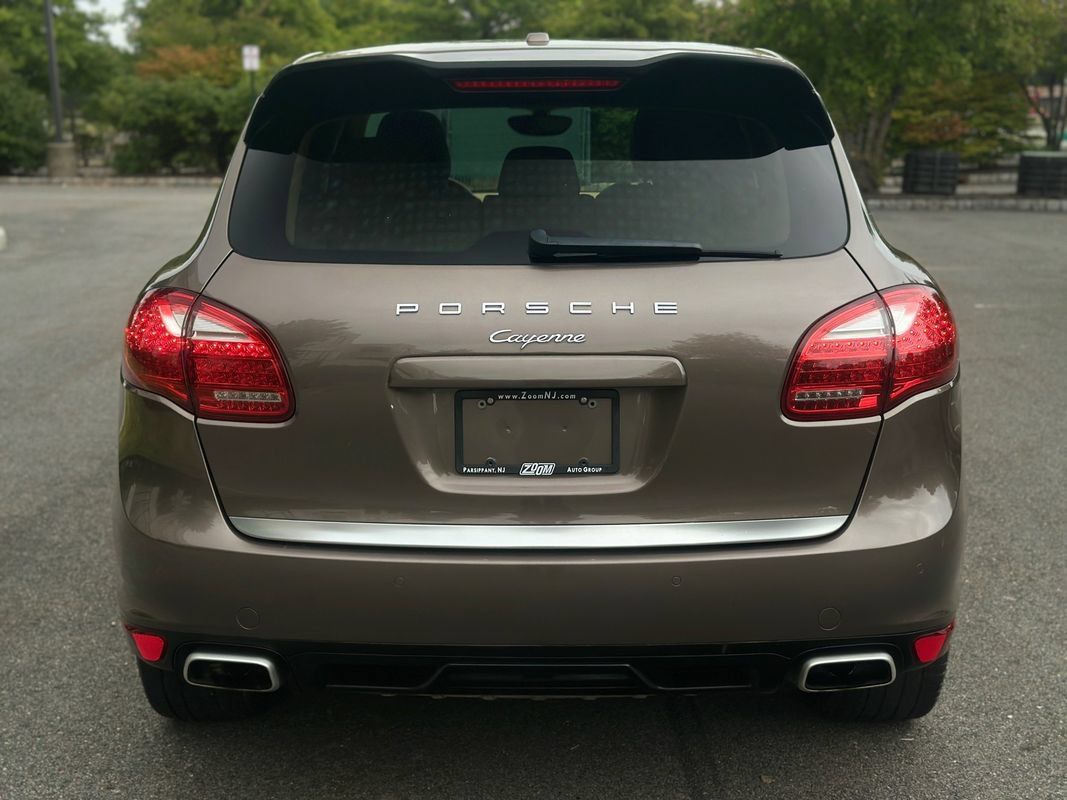 Used 2014 Porsche Cayenne Diesel AWD/4WD image 6