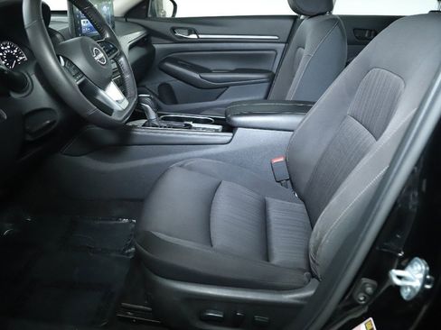 Used 2024 Nissan Altima 2.5 SV w/ SV Premium Package image 18