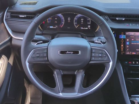 New 2026 Jeep Grand Cherokee L Limited AWD/4WD image 24