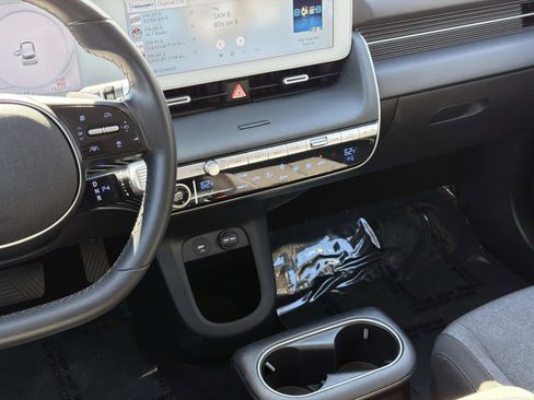 Used 2024 Hyundai Ioniq 5 SE image 11