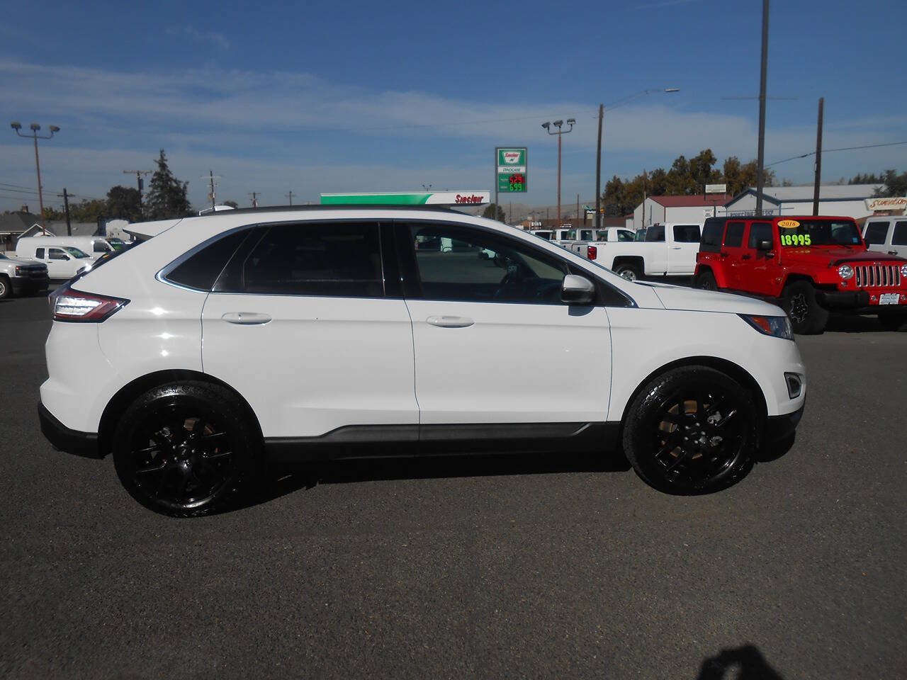 Used 2018 Ford Edge SEL w/ Equipment Group 201A AWD/4WD image 2