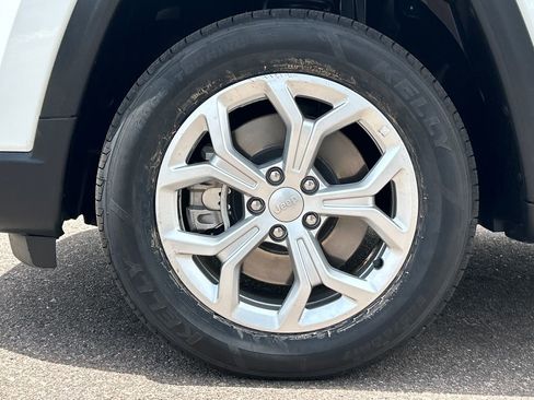 Used 2024 Jeep Compass Latitude AWD/4WD image 24