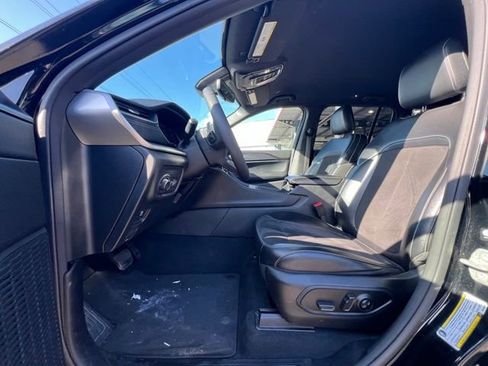 Used 2024 Jeep Grand Cherokee Altitude image 18