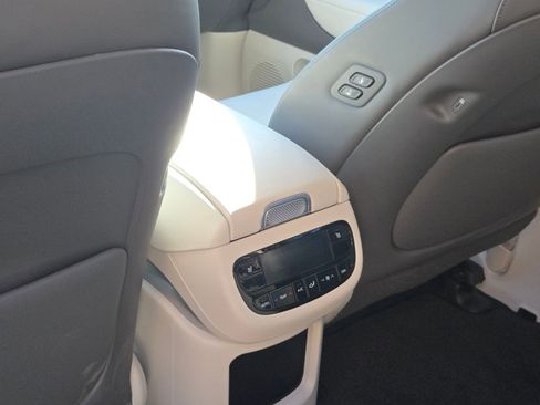 New 2026 Hyundai Ioniq 9 SEL image 12