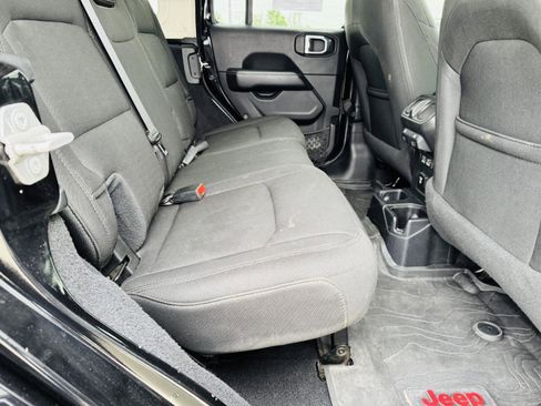 Used 2020 Jeep Wrangler Unlimited Sahara w/ Uconnect 4C Nav & Sound Group AWD/4WD image 23