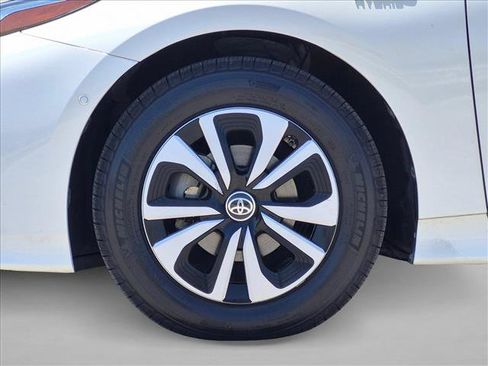 Used 2018 Toyota Prius Prime Advanced FWD image 24