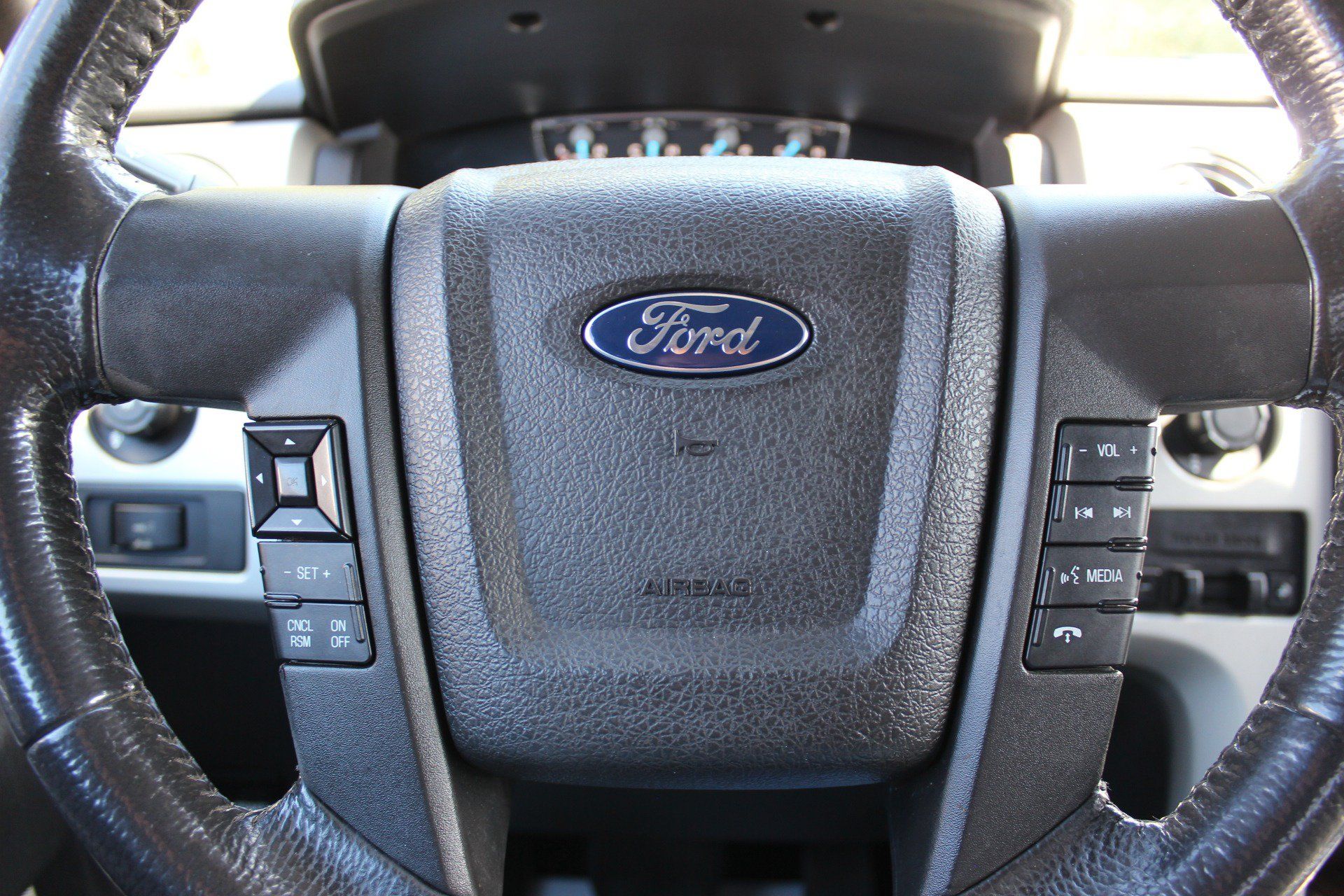 Used 2014 Ford F150 Lariat w/ Equipment Group 502A Luxury AWD/4WD image 23