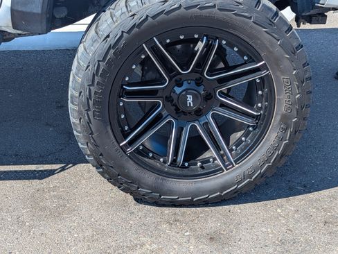 Used 2017 Toyota Tacoma TRD Off-Road AWD/4WD image 50