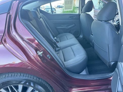 Used 2025 Nissan Altima 2.5 SV image 25