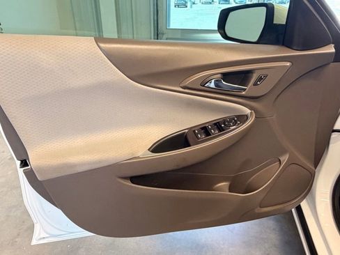 Used 2022 Chevrolet Malibu LT FWD image 22