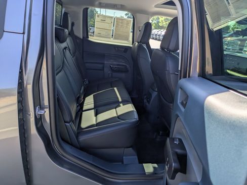 Certified 2025 Ford Maverick Lariat w/ Black Appearance Package AWD/4WD image 38