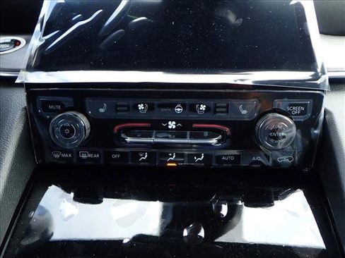 New 2025 Jeep Grand Cherokee L Overland w/ Luxury Tech Group IV image 21