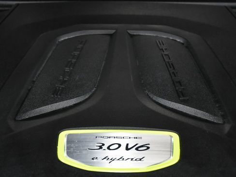 Used 2020 Porsche Cayenne E-Hybrid image 70