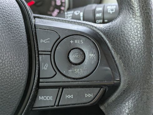 Used 2021 Toyota RAV4 XLE w/ Convenience Package image 29