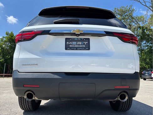 Used 2023 Chevrolet Traverse LS FWD image 15